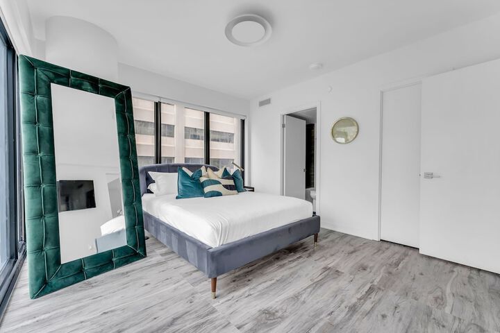 Room 3 of 52