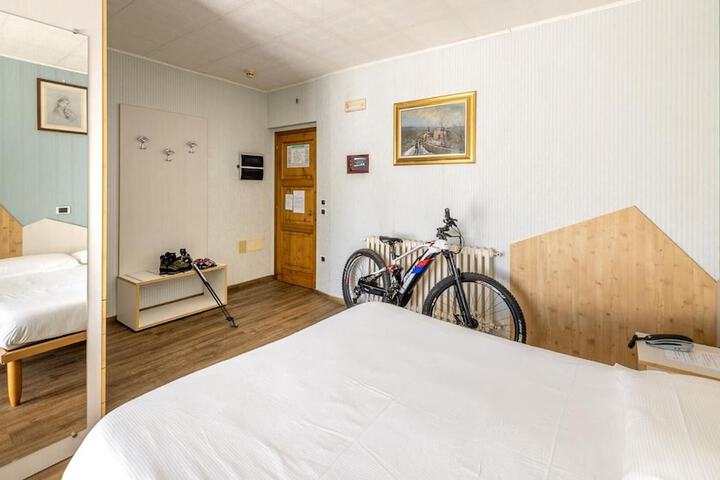 Room 14 of 46