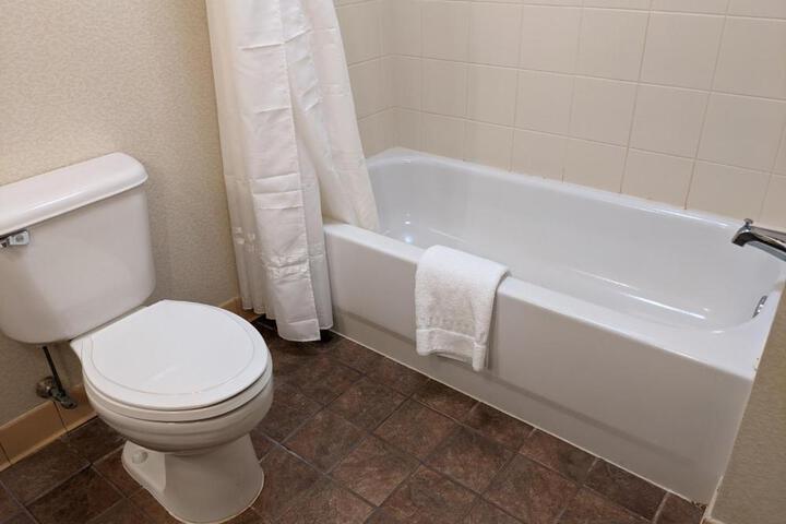 Standard Double Bed (2 of 8)