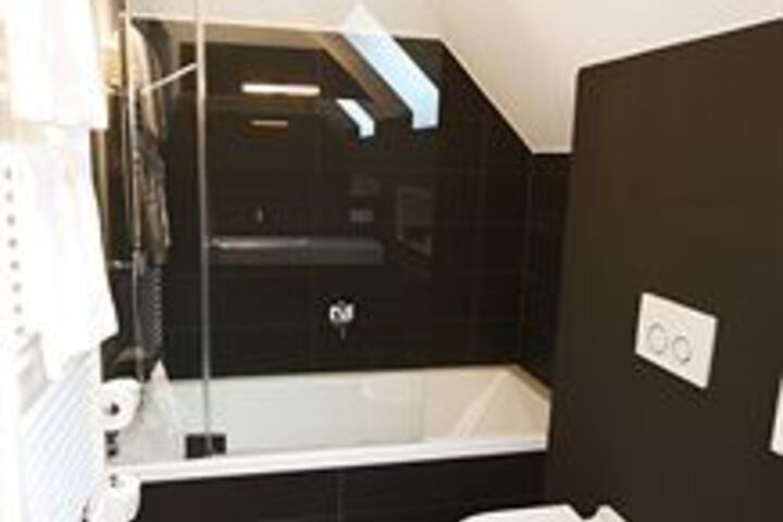 Room 3 of 21