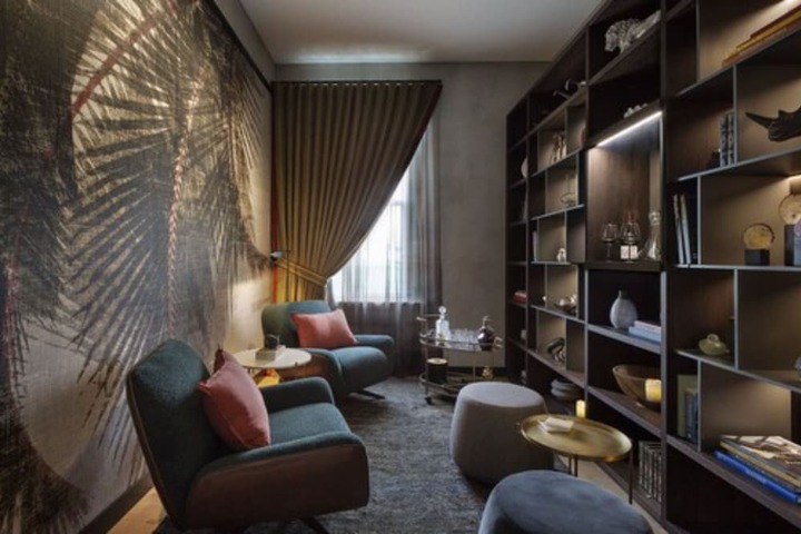 Lounge 28 of 32