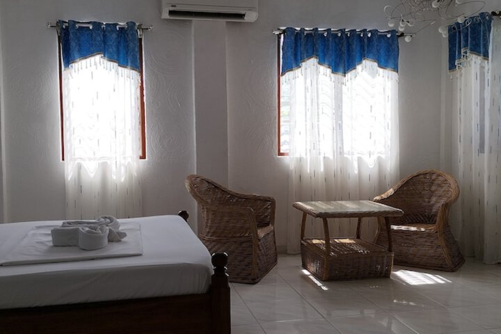 Room 8 of 32