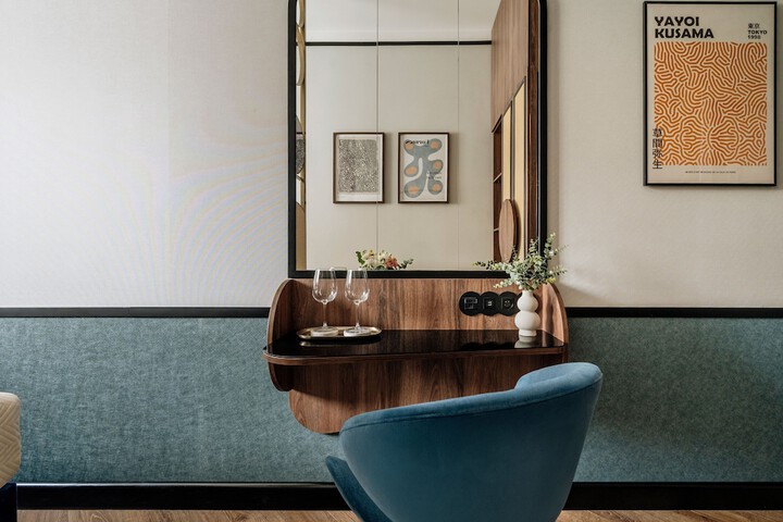 Room 44 of 224