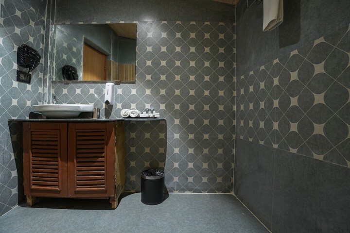 Room 49 of 64