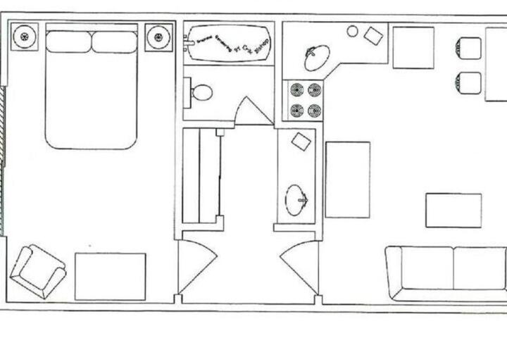 Room 21 of 38