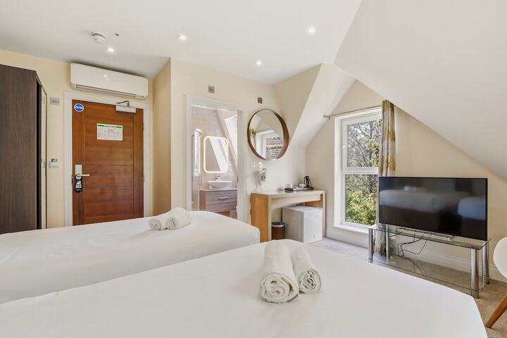 Room 75 of 103
