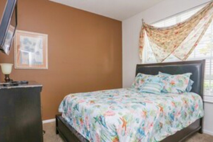 Room 46 of 69