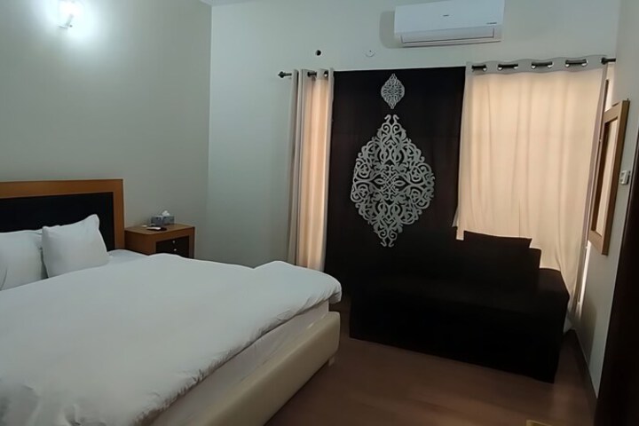Room 22 of 27
