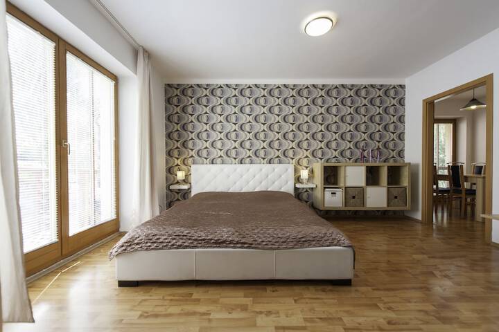 Room 16 of 140