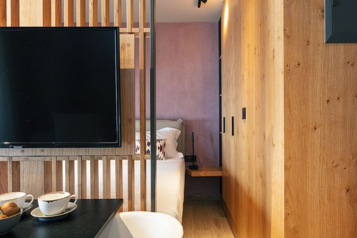 Room 47 of 85