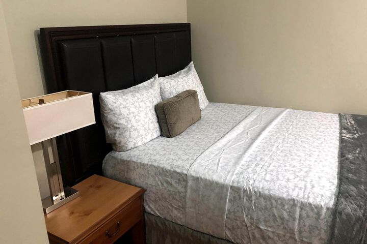 Room 9 of 35