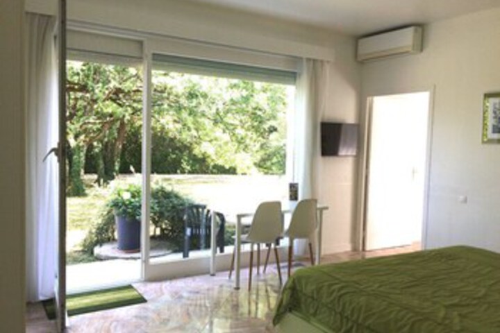 Room 16 of 16
