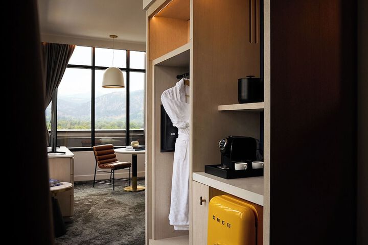 Room 7 of 62