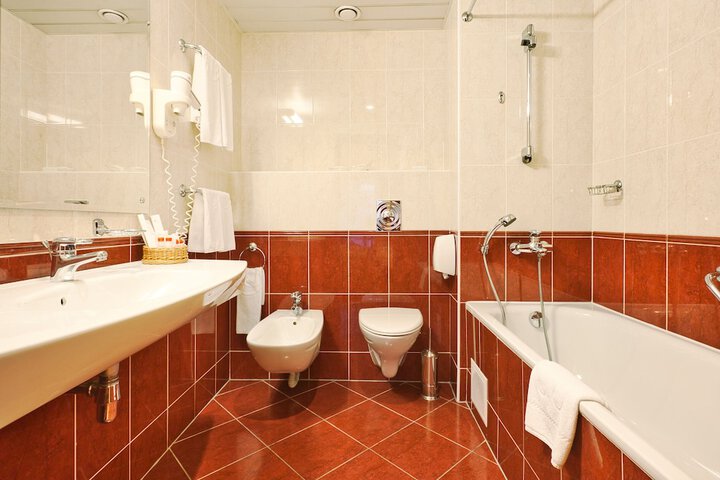 Clean Restrooms