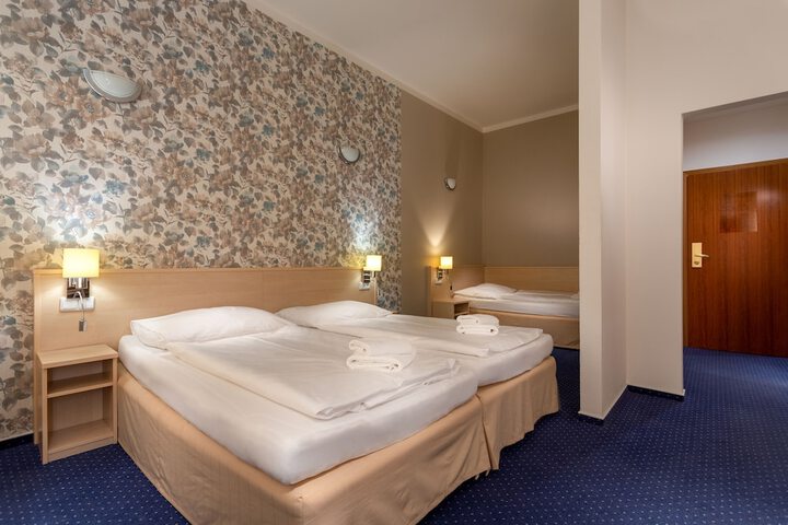 Room 8 of 43