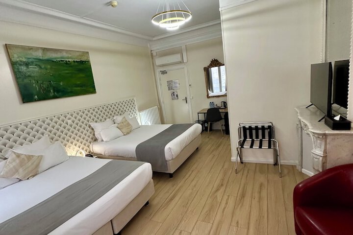 Room 32 of 85