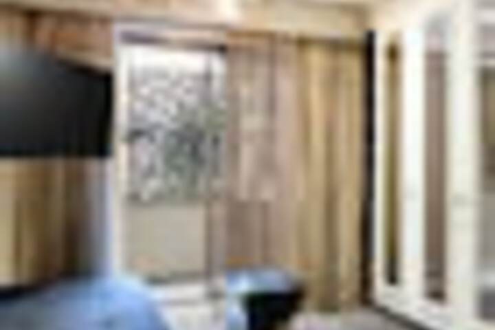 Room 35 of 156