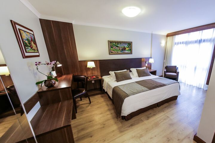 Room 2 of 98