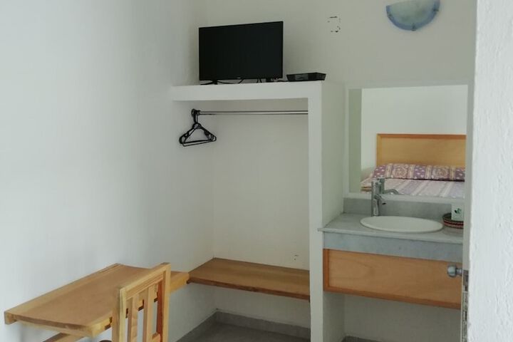 Room 11 of 81