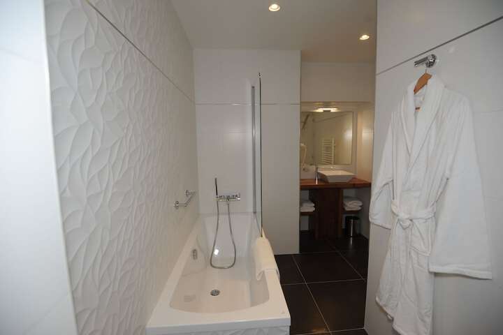 Room 26 of 53