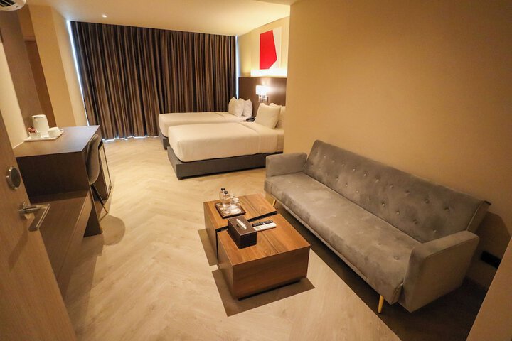 Room 27 of 103
