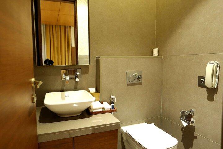 Room 9 of 15