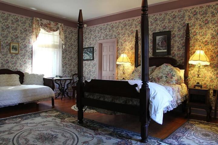 Room 7 of 109