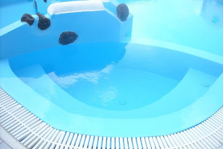 Pool 44 of 71