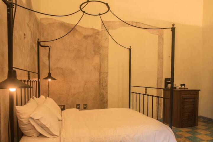 Room 4 of 23