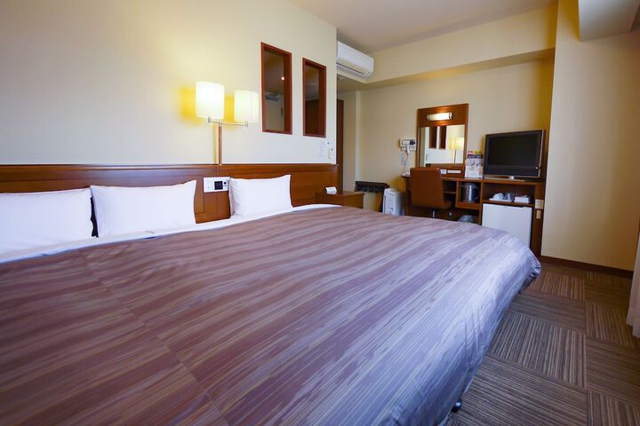 Room 6 of 27