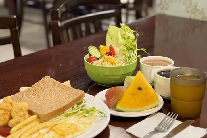 Breakfast/Coffee Service 21 of 26