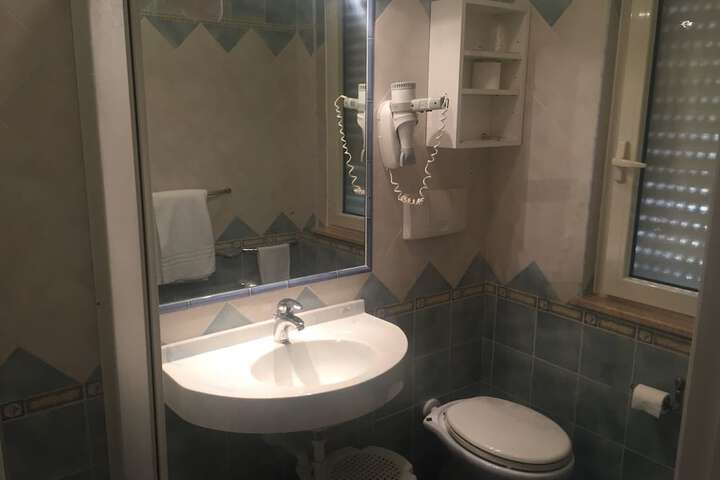 Room 21 of 52