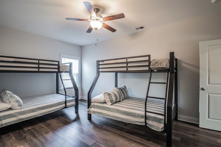 Room 250 of 759