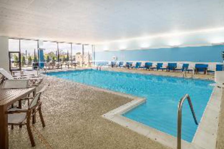 Swimming pool at Staybridge Suites Chicago OHare - Rosemont by IHG