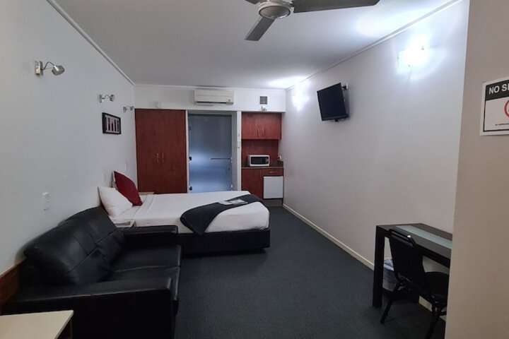 Room 9 of 31