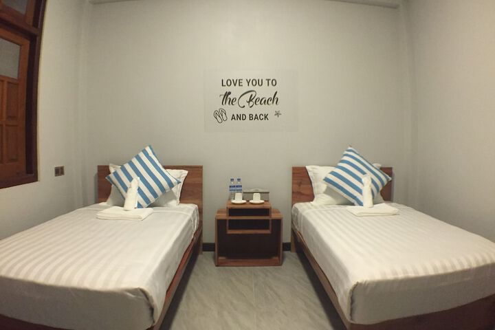 Room 6 of 47