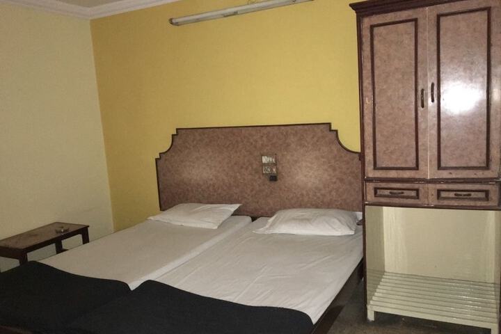 Room 13 of 41