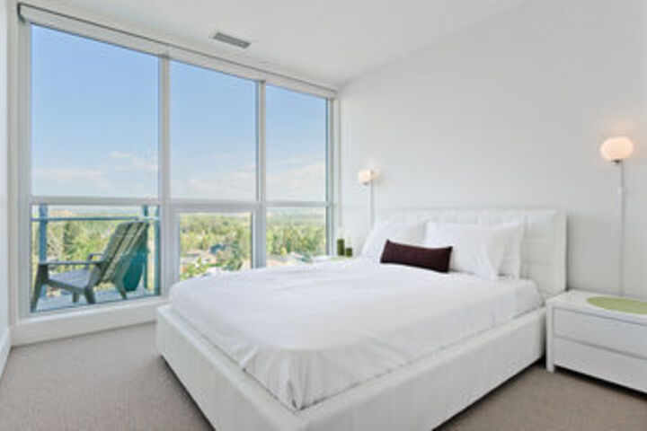 Room 6 of 19