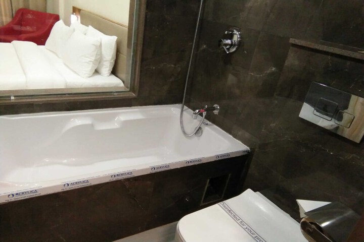 Room 15 of 30