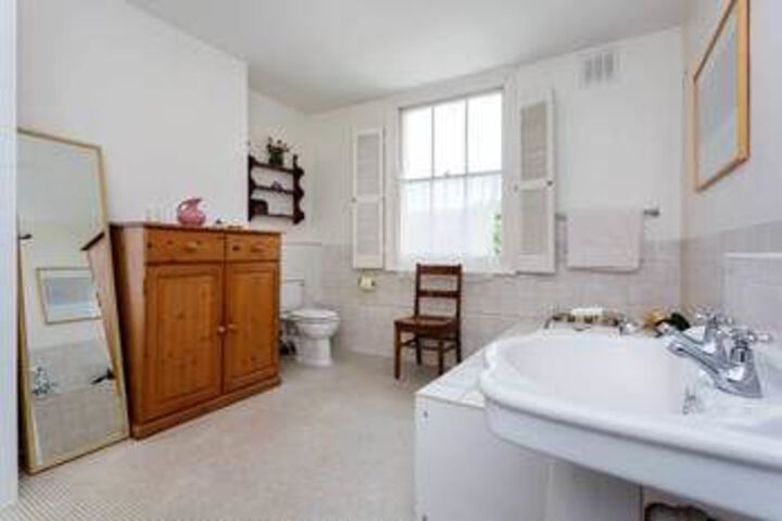 Room 3 of 20