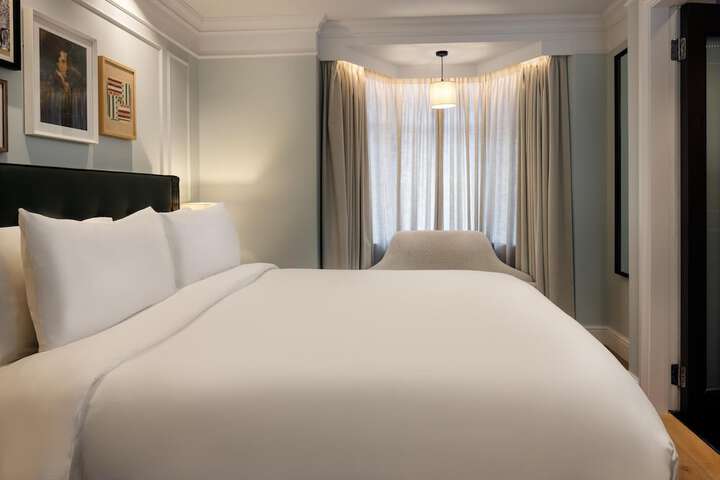 Room 74 of 170
