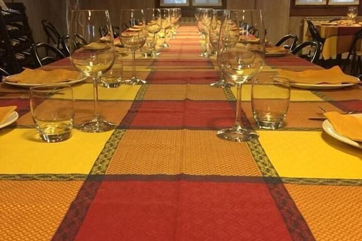 Dining 11 of 20