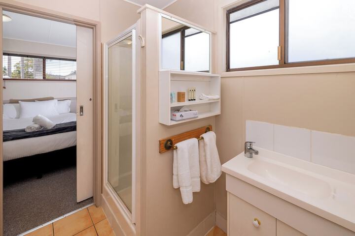 Room 79 of 118