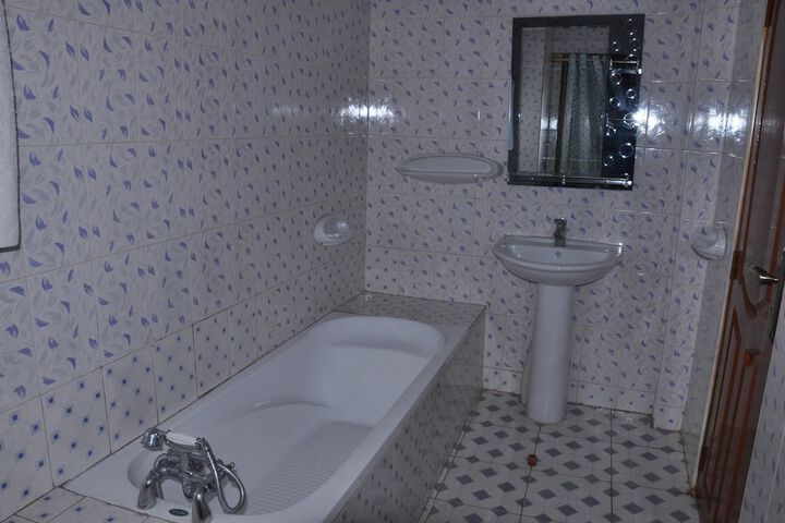 Room 13 of 21