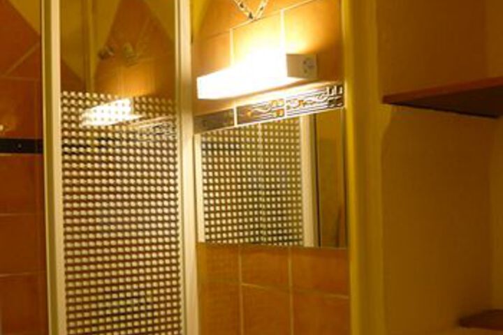 Room 4 of 30