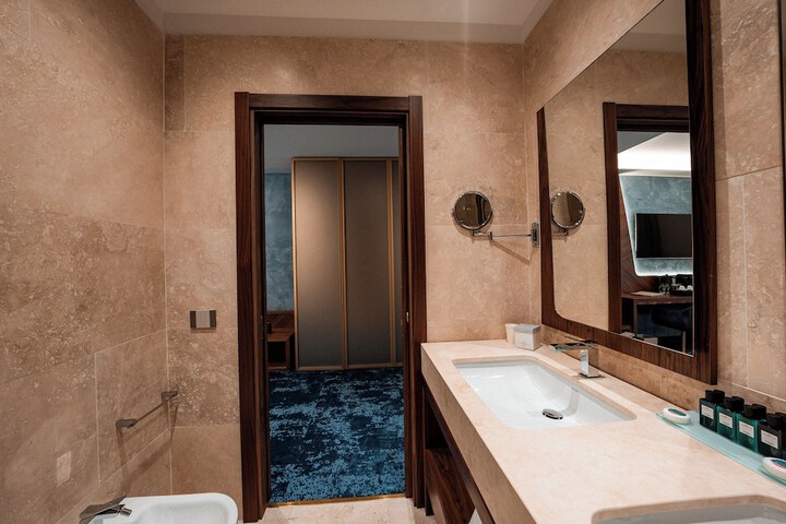 Room 125 of 197
