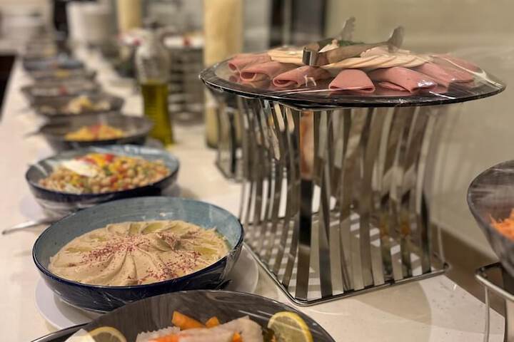 Dining 42 of 52