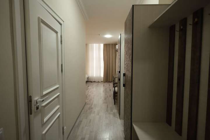 Room 15 of 29
