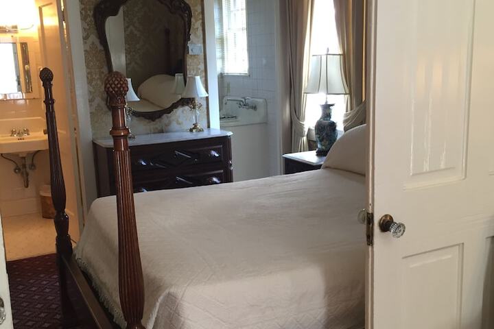 Room 12 of 49