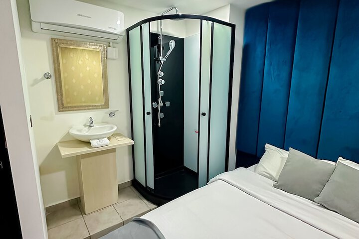 Room 63 of 87